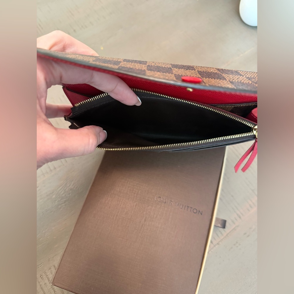 Louis Vuitton Emilie Wallet – Damier Ebene with Red Interior - Picture 6 of 11